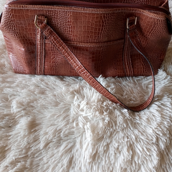 Liz Claiborne Shoulder bag NWOT - Picture 4 of 9